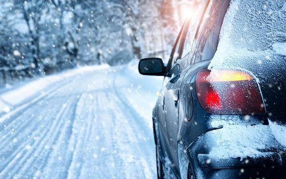 تکنیک ساده برای جلوگیری از سر خوردن خودرو روی برف