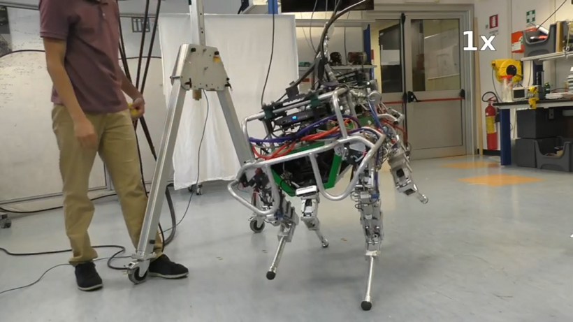 روبات چهارپایی که بندبازی می نماید