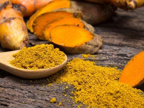 مصرف زیاد زردچوبه چه خطراتی دارد؟ مصرف زیاد زردچوبه چه خطراتی دارد؟